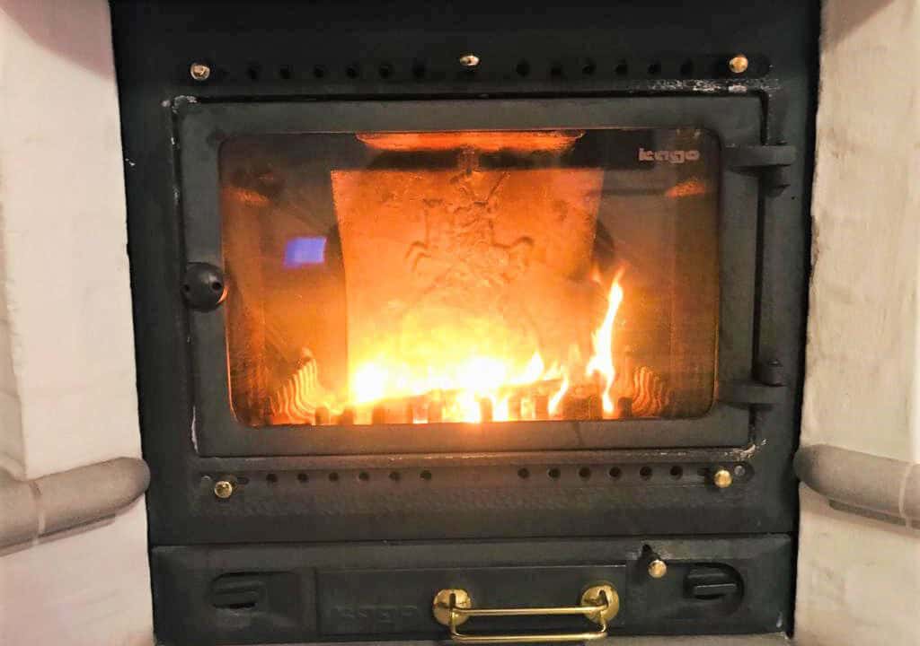 Holz-Kamin