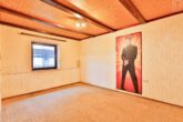 Im Bieterverfahren: Einfamilienhaus mit Potenzial in hervorragender Lage - Schlafen2_EG
