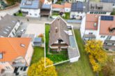 Im Bieterverfahren: Einfamilienhaus mit Potenzial in hervorragender Lage - Luftaufnahme_3