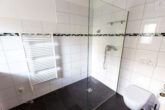 Moderne Erdgeschosswohnung mit Gartenanteil in Ingolstadt - Bad_1