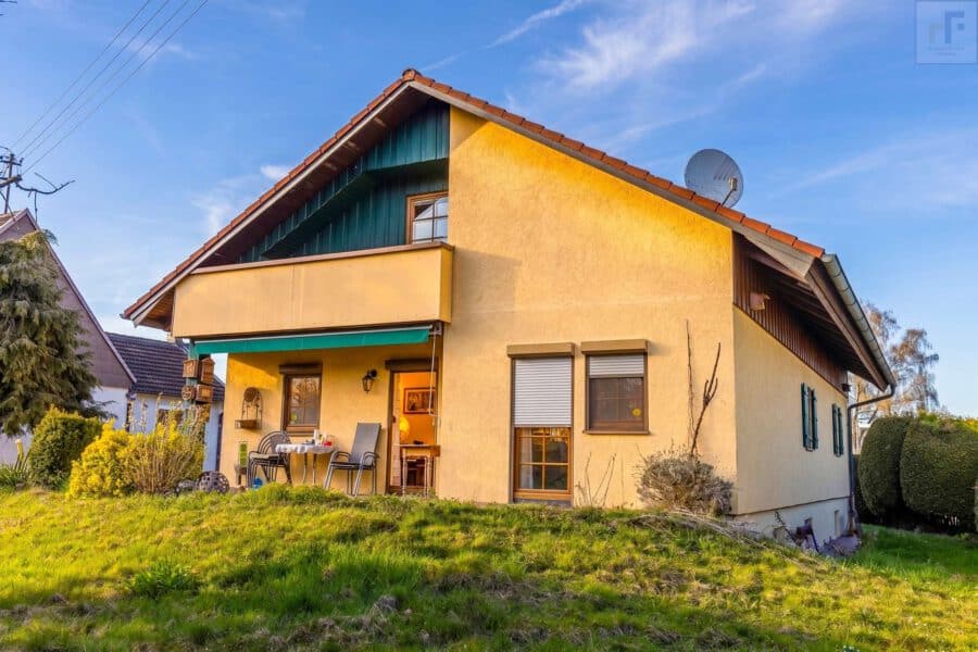 Ruhiges Wohnen mit Zukunftspotenzial – Ihr neues Zuhause in Reichertshofen! - Südseite