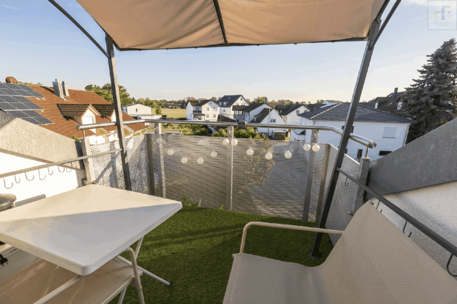Wohlfühlatmosphäre pur: Hochwertige Eigentumswohnung in ruhiger Lage in Unterbrunnenreuth - Balkon_2